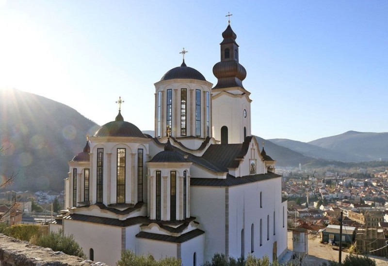 Vaskršnja liturgija u Sabornoj crkvi u Mostaru prvi put nakon rušenja