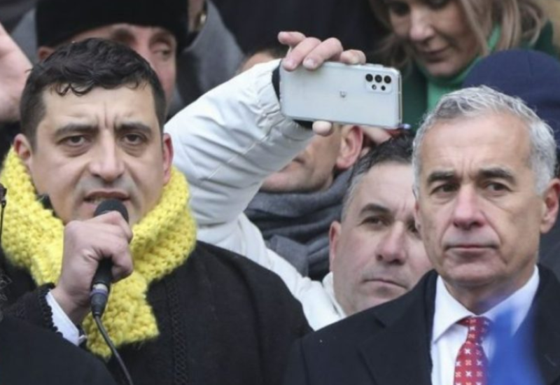 Rumuni biraju predsjednika: Simion favorit, računa na Đorđeskuove glasove