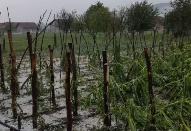 Nevrijeme napravilo haos: Proglašena vanredna situacija u Modriči FOTO