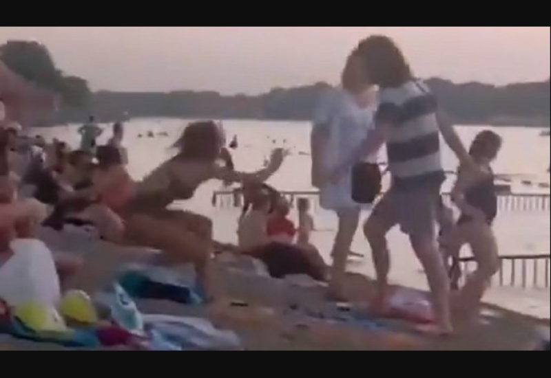 Manijak bez odjeće zadovoljavao se pred ženama