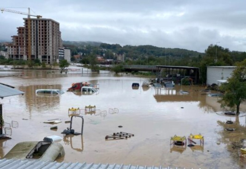 Srušene kuće i blokirane ceste u Hercegovini: Više nastradalih i nestalih u poplavljenim područjima
