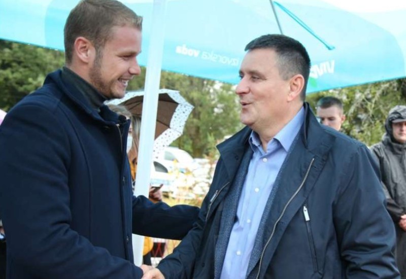 “Vidno zabrinut zbog brojnih problema koje je namjerno stvorio” Stanivuković objavio snimak Đajićevog kafanskog veselja