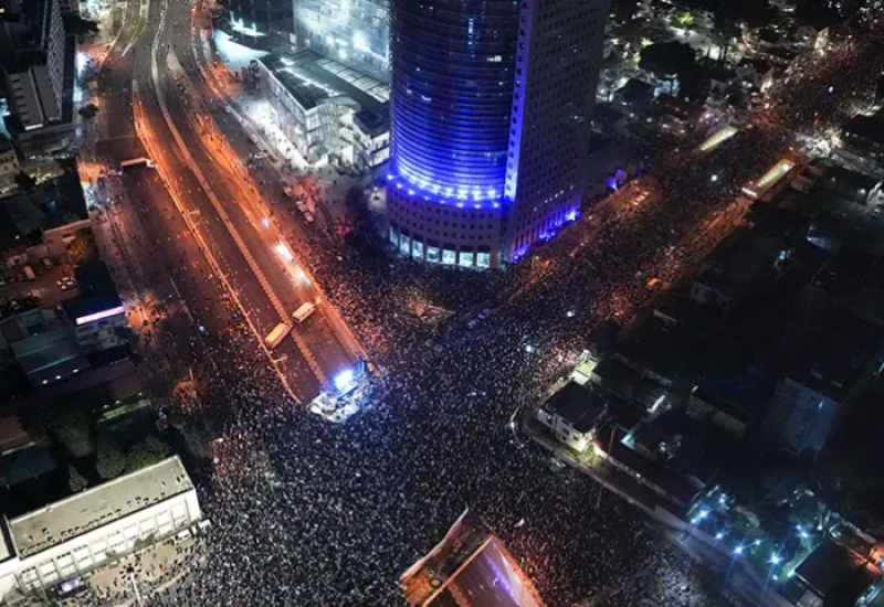 Izraelci ponovo na ulicama, probili policijski kordon