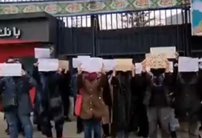 Zabrinuti roditelji protestovali: Misteriozno trovanje učenica u Iranu