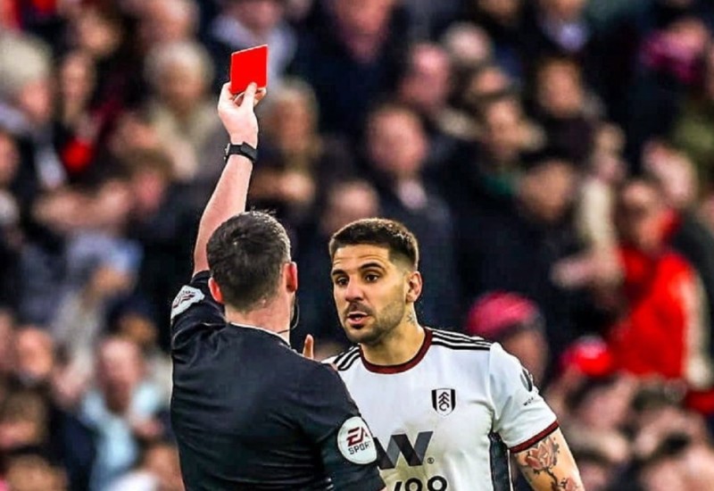 Englezi nisu zadovoljni kaznom za Mitrovića