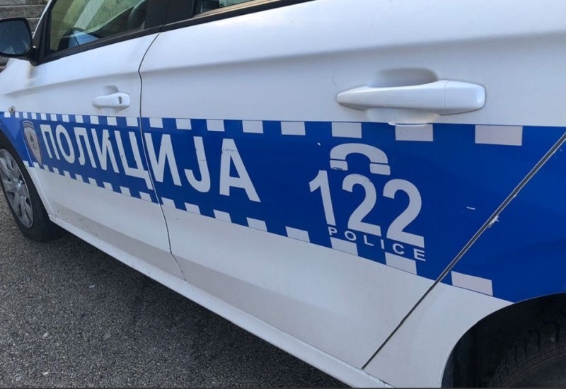 Vozilom udario ženu, pa pobjegao