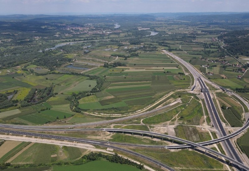 Brisel zavrnuo “slavinu”: Zbog međusobnih blokada nema isplate 100 miliona maraka grantova EU