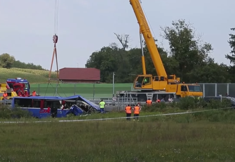 Poginulo 25 ljudi u autobuskoj nesreći