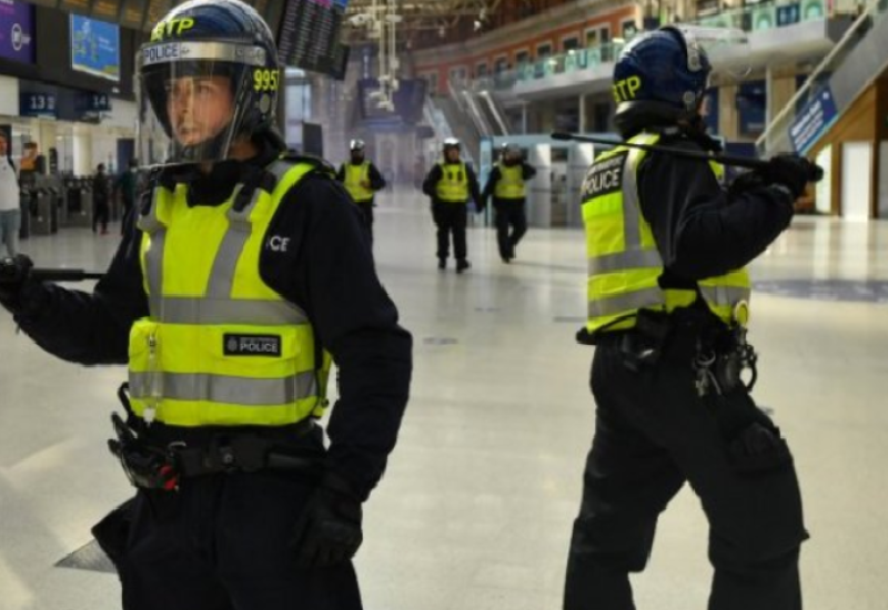 Grupa od 100 naoružanih migranata izazvali incident u pritvorskom centru