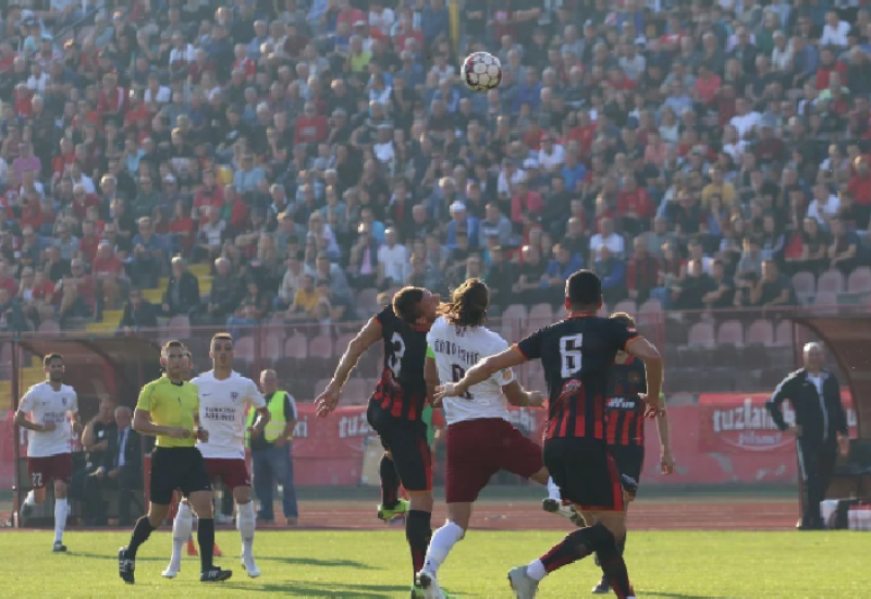 FK Sloboda savladala FK Sarajevo rezultatom 2:0
