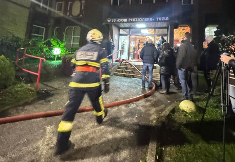 Fotoreporter iz Tuzle objavio potresan status: "Haotično stanje. Tata, tata…"