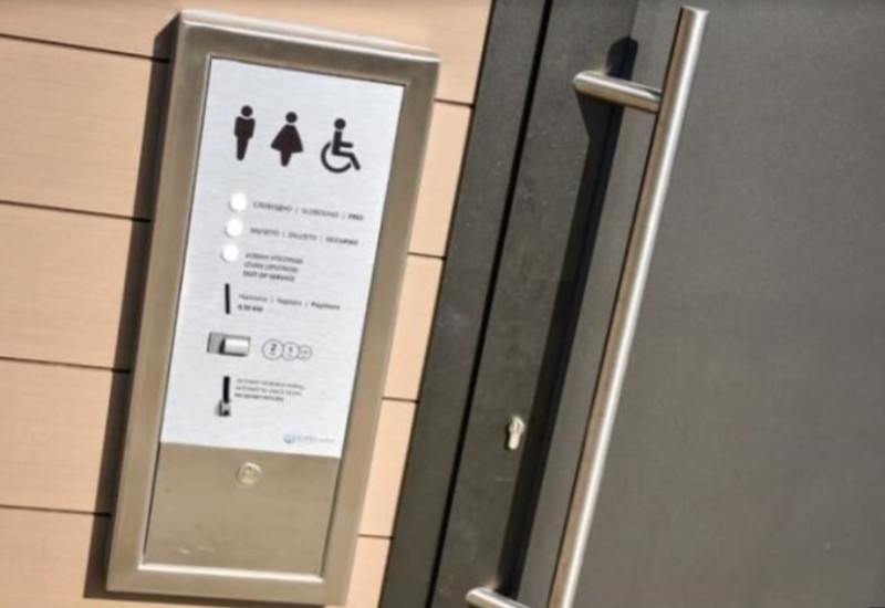 Ovo je ogavno! Javni toalet u centru Banjaluke zgrozio građane VIDEO