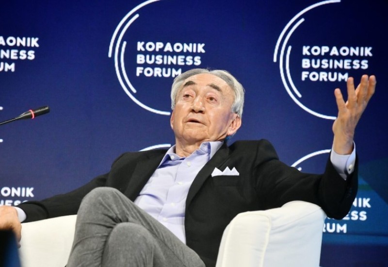 „Moj učitelj je nosio kravatu, a danas rade za 65.000 dinara“: Mišković prekinuo medijsku tišinu