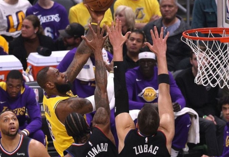 Atlanta može i bez Bogdana: Dalaz uz Irvinga i Dočića jure plej-in, Klipersi vladaju Los Anđelesom