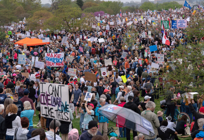 Građani desetine američkih gradova protestuju protiv Trampa