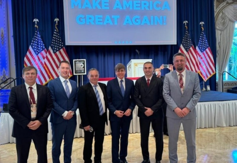 “STOJIM IZA SRBA, VI STE HRABRI BORCI”: Šta je Tramp rekao najuglednijim američkim Srbima u svojoj vili