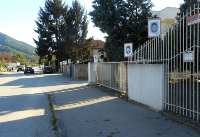 Fotografije stradalih Srba na putu Bratunac - Srebrenica