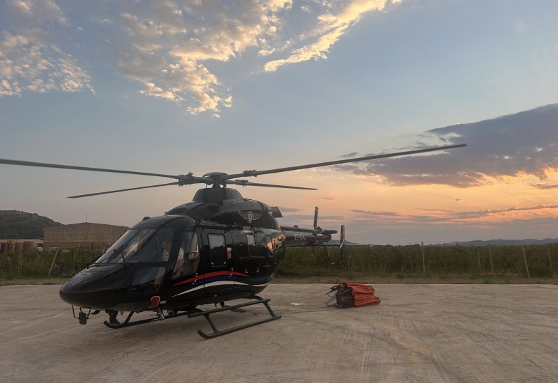 Helikopter angažovan na gašenju požara kod Trebinja