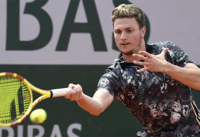 Kecmanović u četvrtfinalu Tokija