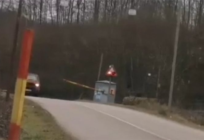 ČAČAK: Prelazio prugu dok je rampa bila spuštena