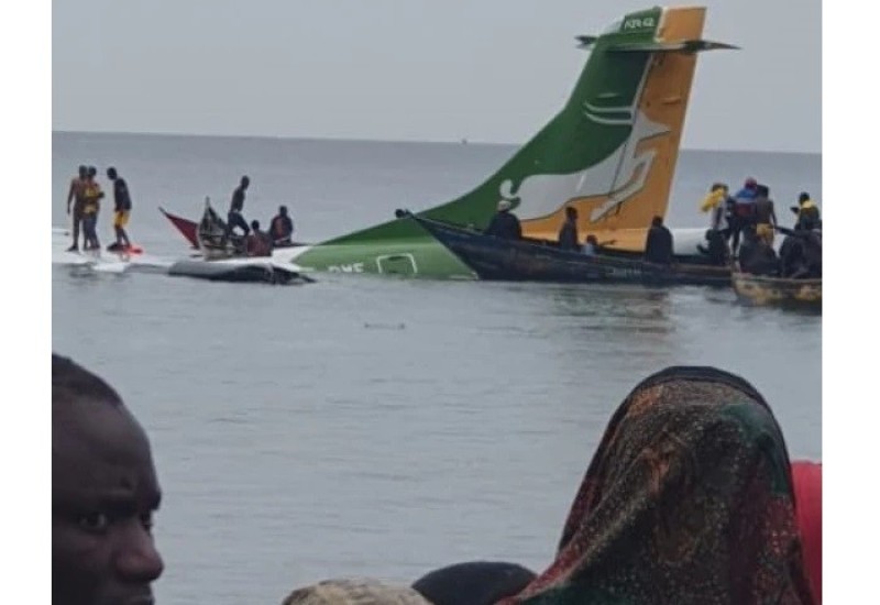 Avion se srušio u jezero Viktorija, spasioci na terenu