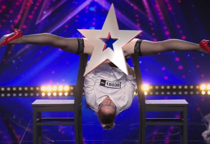 Takmičarka “Supertalenta” šokirala žiri i publiku: Zasvirala flautu pomoću vagine VIDEO