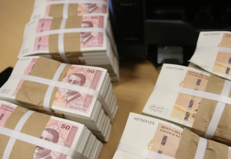 Krediti javnih preduzeća u BiH premašila 500 miliona KM