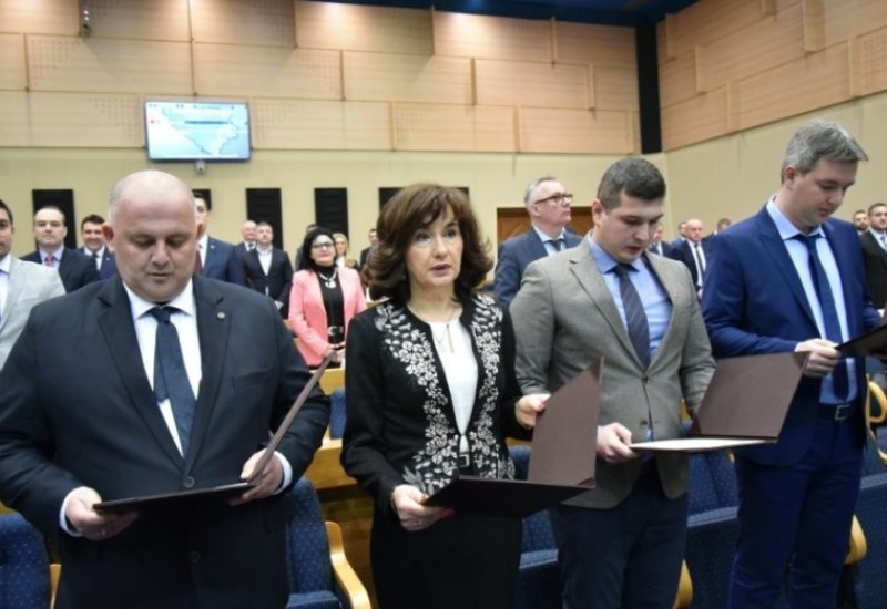 Posebna sjednica Narodne skupštine Srpske, više poslanika položilo zakletvu