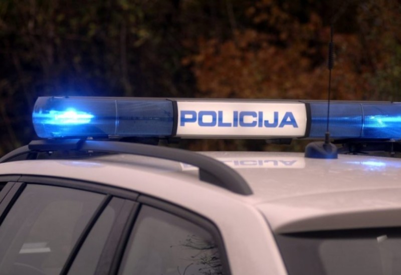 Hrvatski ratni veteran udario sjekirom komšiju jer je slušao srpske narodnjake