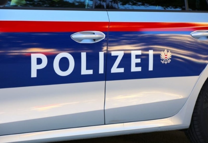 Naoružani napadači upali u stan mladića iz BiH, u potragu uključene i austrijske “Kobre”