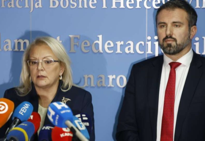 Novi predsjednik FBiH: Bradara preuzela dužnost od Čavare