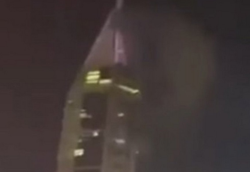 Stravičan snimak napada na jednu od najvećih atrakcija Dubaija: Dron se zabio u zgradu