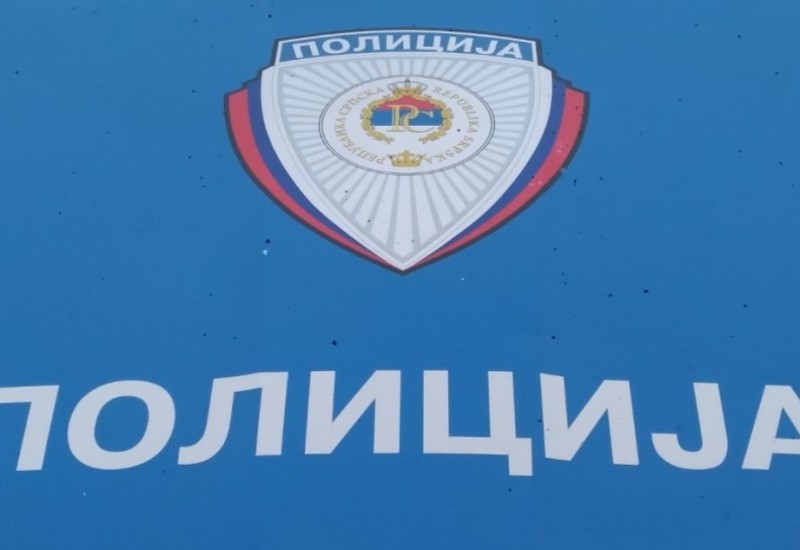 Pijan automobilom sletio sa puta