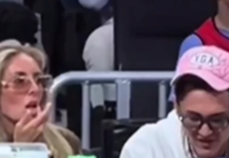 Skandal u NBA: Oralno zadovoljavala dečka tokom prenosa utakmice uživo (VIDEO)