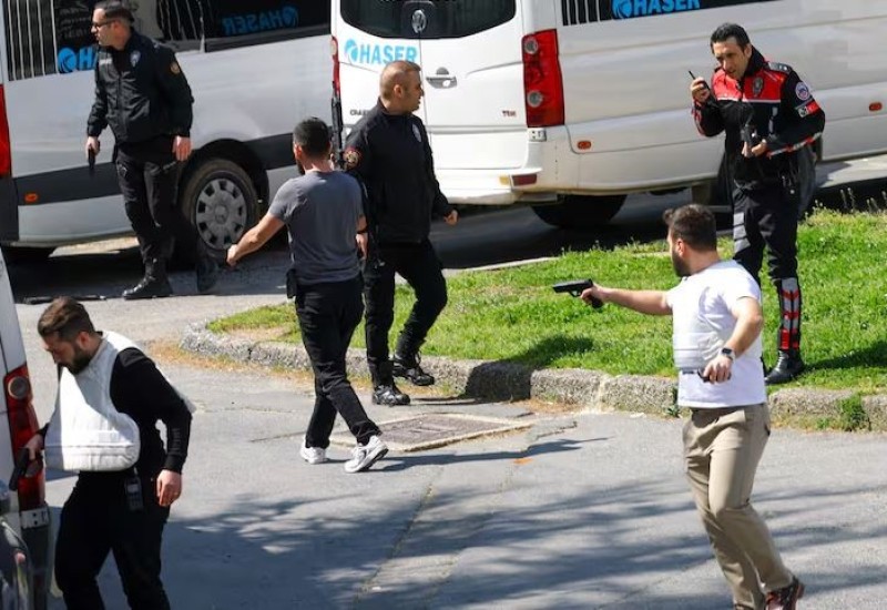 Pucnjava kod izraelskog konzulata u Istanbulu, ubijena dvojica napadača, treći uhapšen