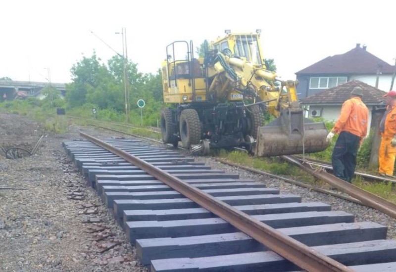 U petak obustava saobraćaja putničkih vozova na prelazu Zalužani