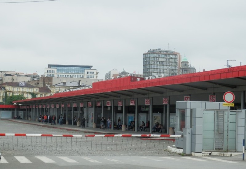 Djevojka se porodila na peronu autobuske stanice u Beogradu