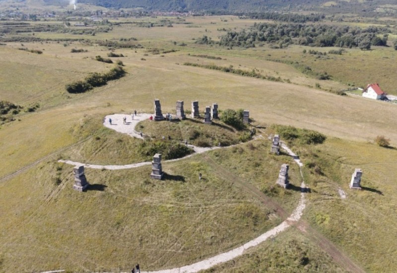 U Spomen-parku Garavice postavljena ratna zastava BiH