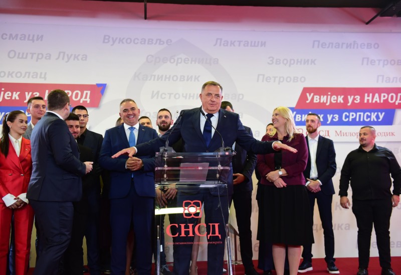 Kako je SNSD preživio dvije decenije vlasti i izašao jači? Politička vještina prilagođavanja kao ključ Dodikove dominacije