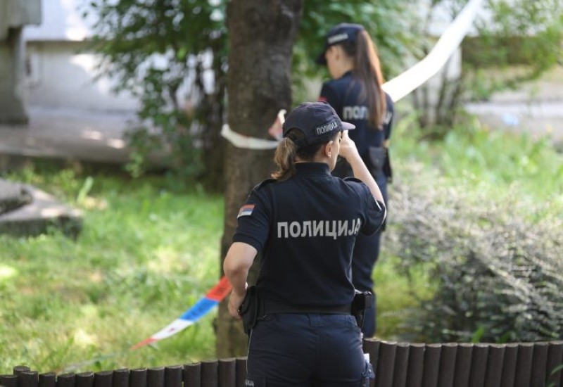 Prolaznici pronašli beživotno tijelo žene kraj puta