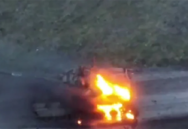 Ukrajinci prikazali snimak uništavanja ruskog tenka T-80 VIDEO