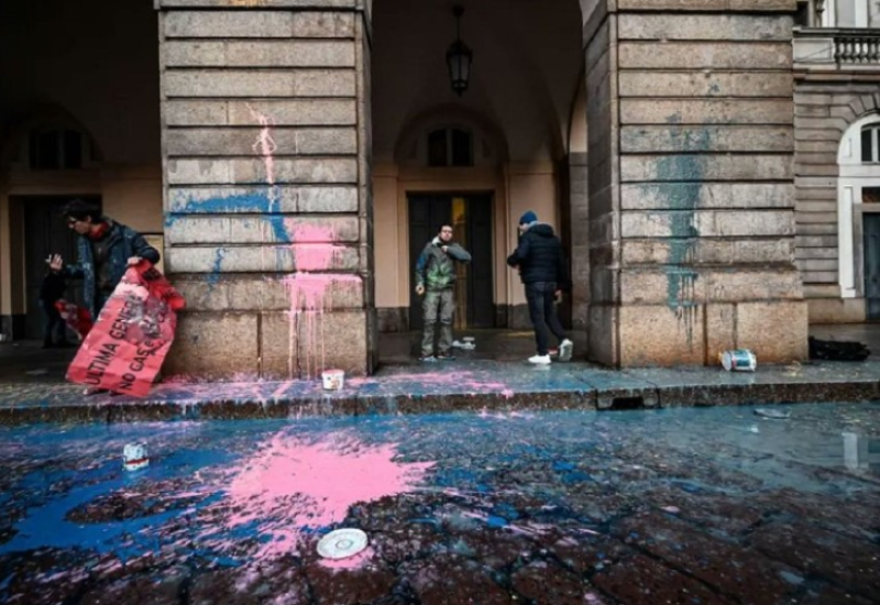 Farba bačena na milansku “Skalu”