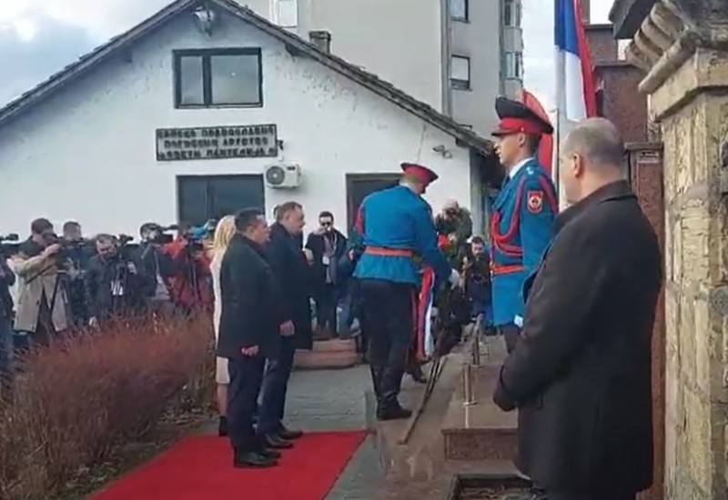 Na groblju Sveti Pantelija u Banjaluci položeni vijenci palim borcima VRS VIDEO