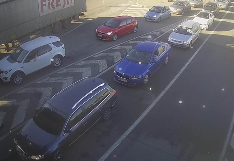 Duža čekanja na prelazima sa Srbijom i Hrvatskom