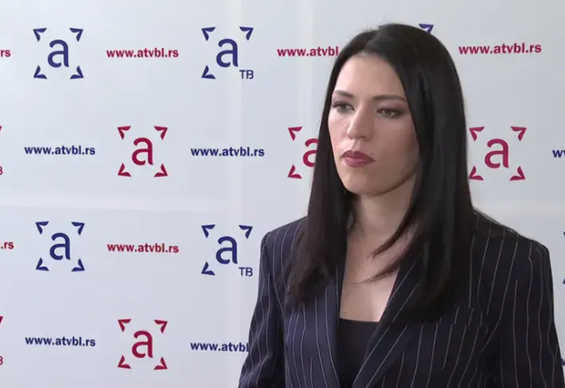 Snimao Sanju Vulić na biračkom mjestu: "Sa kojim pravom posmatrač ima uvid u moj lični dokument?"