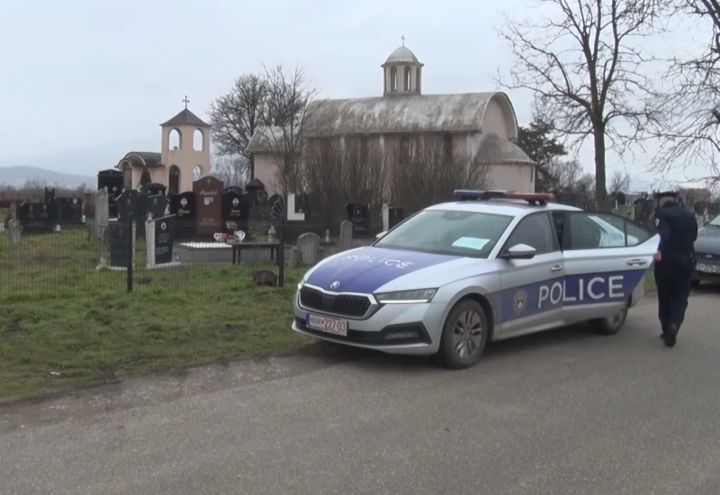 Oskrnavljeno pravoslavno groblje u Skulanevu kod Lipljana