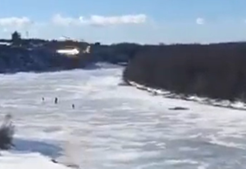 Nezgoda iznad rijeke: Ruski vojni helikopter udario u dalekovod (VIDEO)