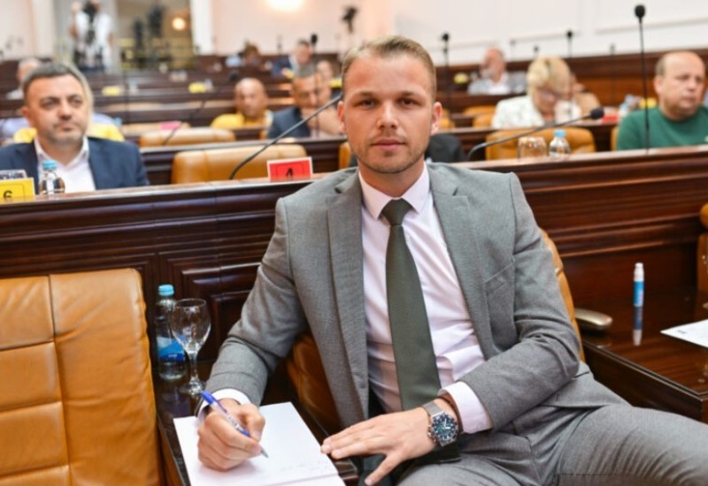 Stanivuković: Besplatne godišnje parking karte i za one koji su krv donirali preko 15, odnosno 25 puta