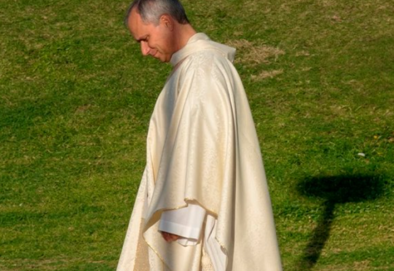 Papa Lav postao modna ikona (FOTO)