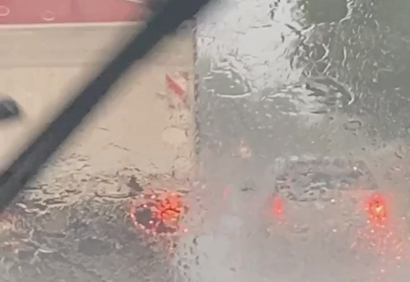 Nevrijeme u Banjaluci, bujične vode poplavile garaže (VIDEO)